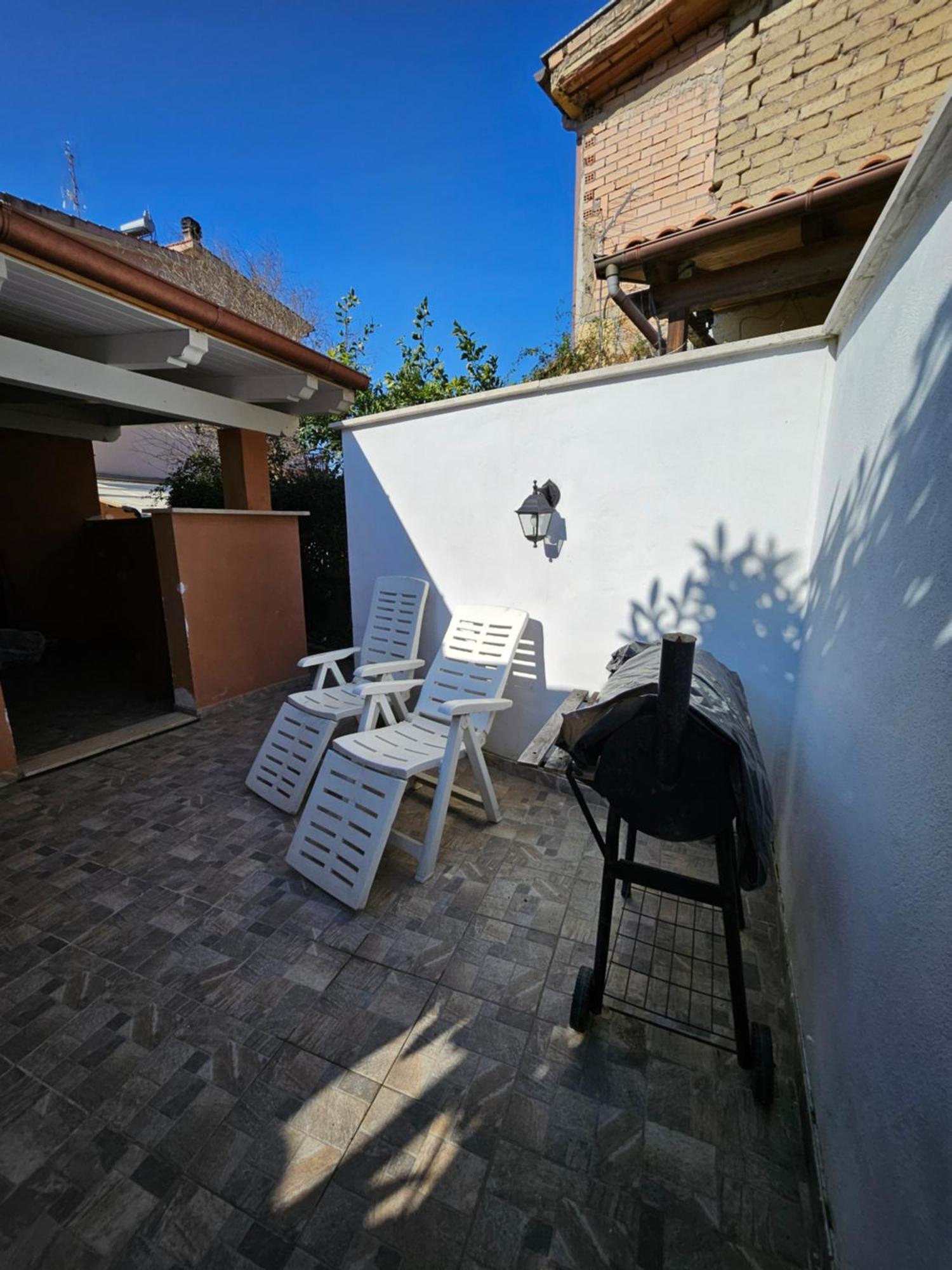 Casa Vacanze Dragona 15 Min Fco 10 Min Ostia Acilia Exterior photo